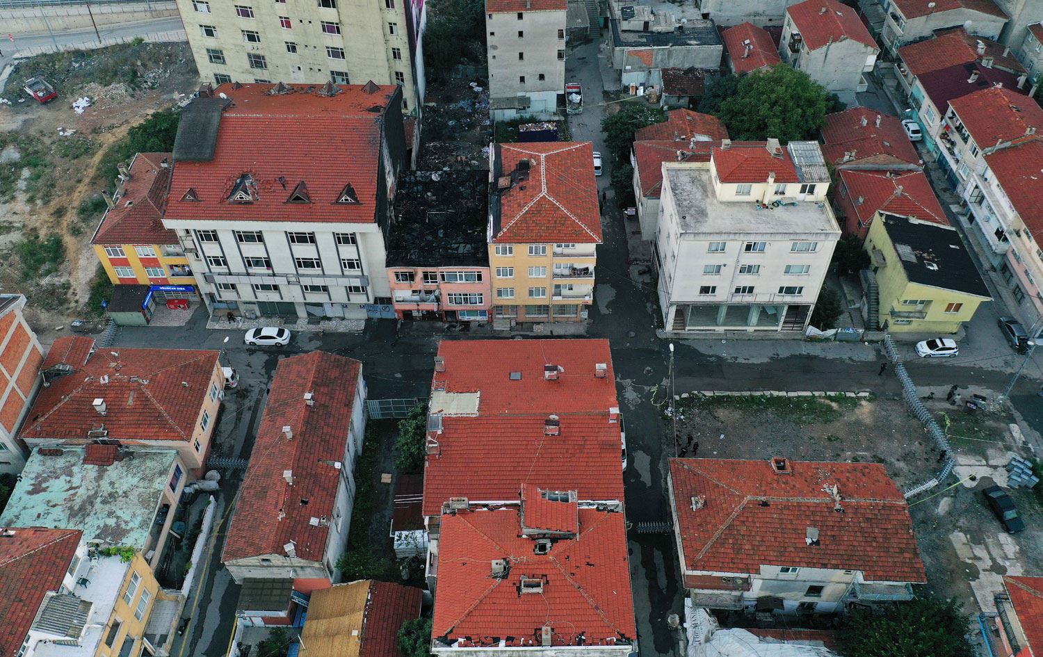 İSTANBUL- 3 kişinin öldüğü patlamaya 'terör' soruşturması