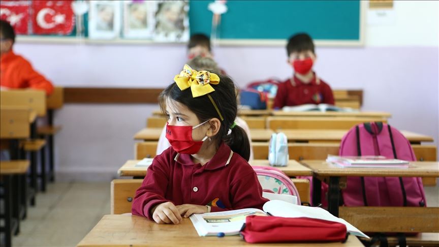 Li Tirkiyê 1,5 milyon keç ji xwendinê bê par in