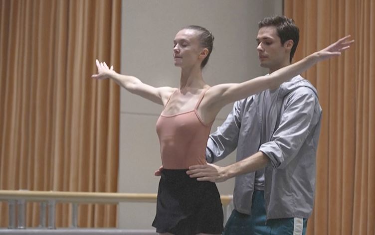 سەماکارانی بالێ دوای جێهشتنی رووسیا لە ئەمریکا بەیەکدەگەنەوە