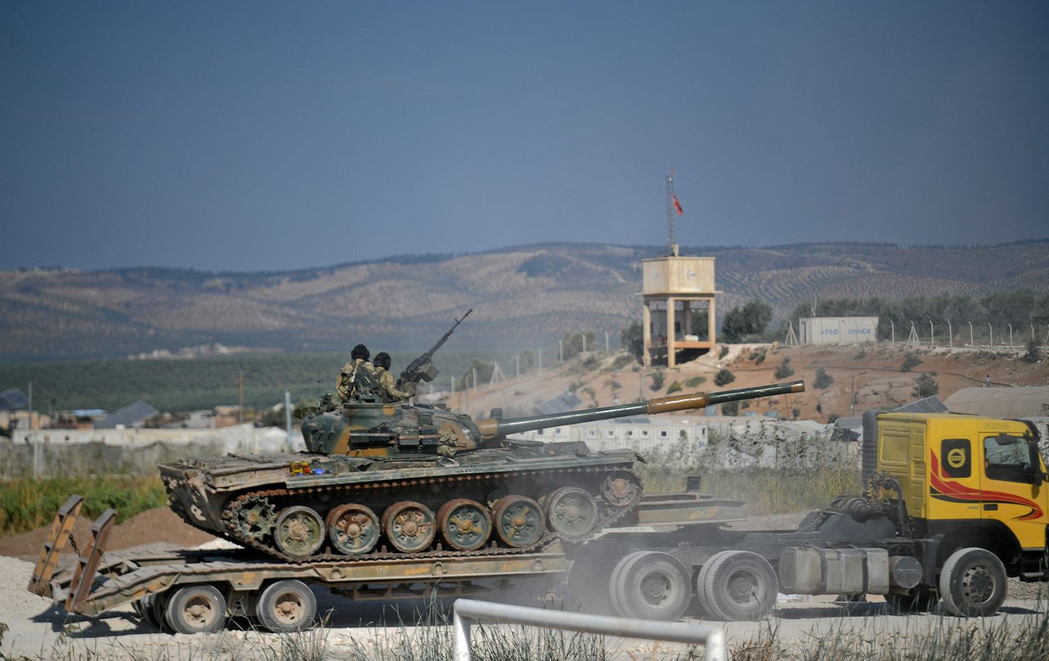 رێکخراوی مافی مرۆڤ لە عەفرین: هێزێکی زۆری تەحریری شام لەنێو شارەکە بڵاوبوونەتەوە