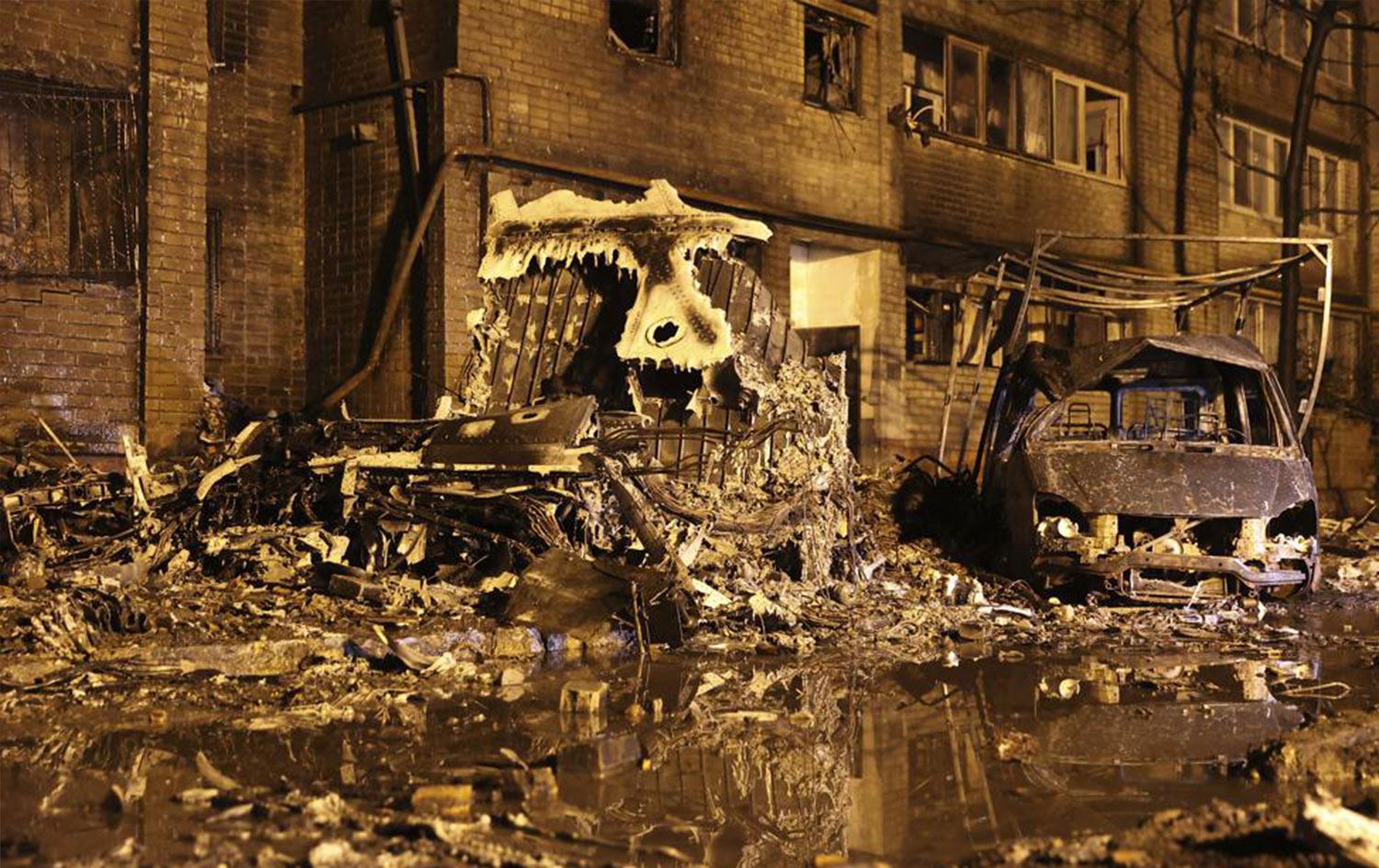 Rusya'da savaş uçağı yerleşim yerine düştü: Ölü sayısı 13'e çıktı