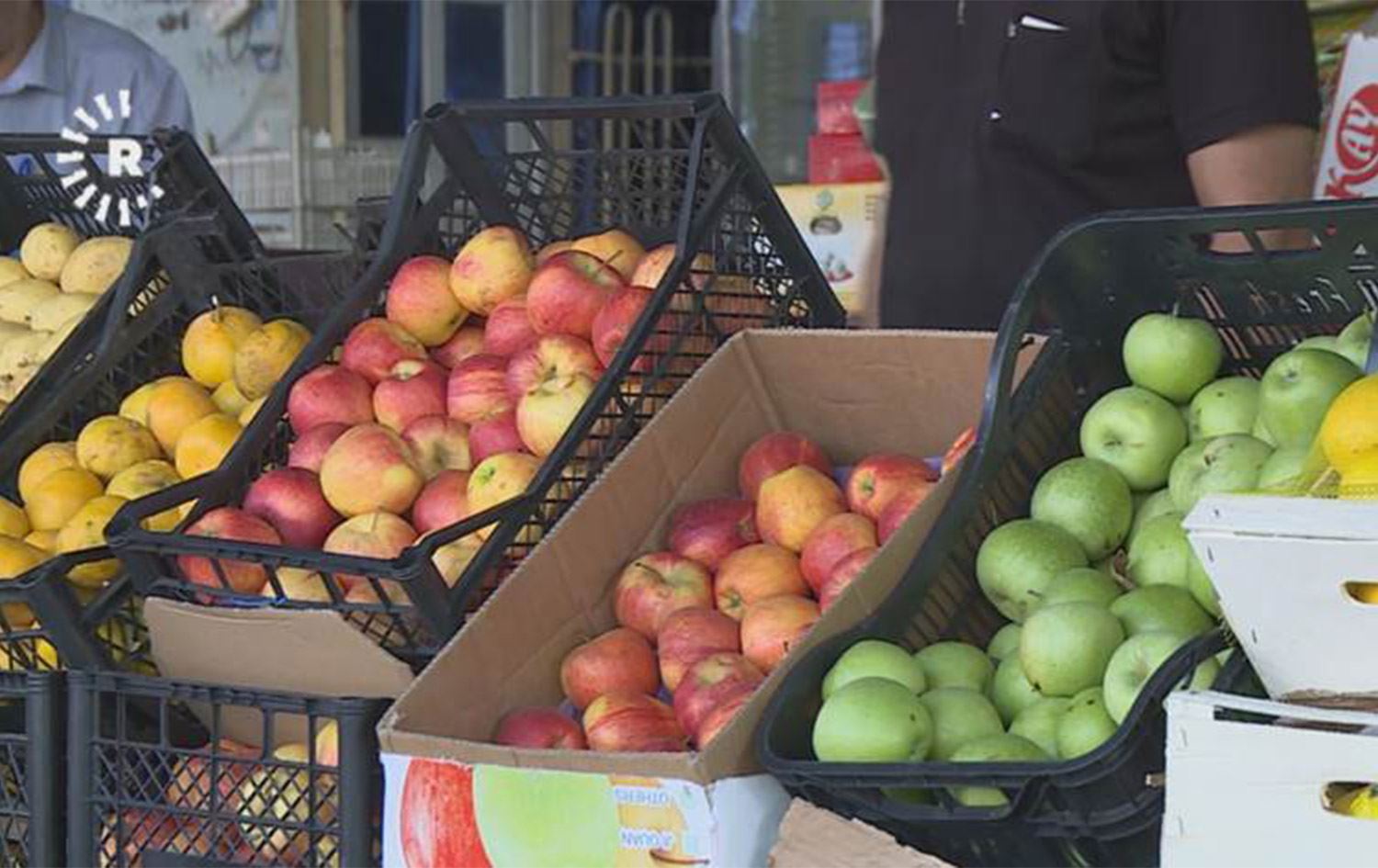 رەسمی گومرگی کیلۆیەک سێو لە 500 دینارەوە بۆ هەزار دینار زیاد دەکرێت