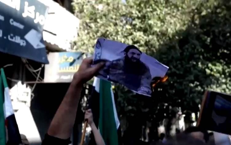 El Bab ve Azez’de HTŞ endişesi: Colani’nin posterleri yakıldı