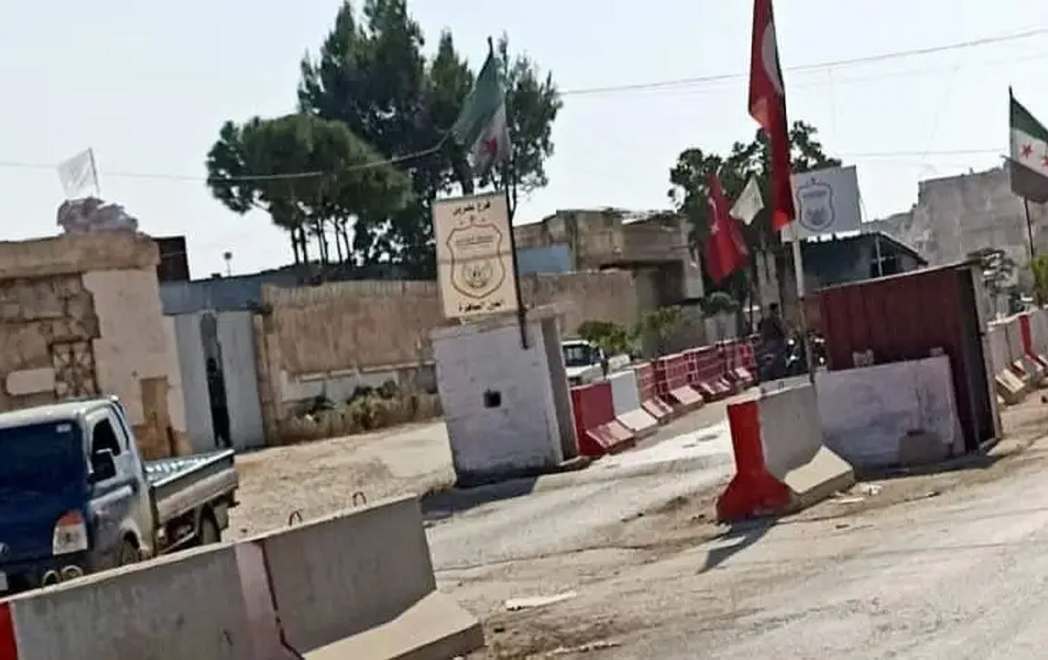 Grûpên nêzîkî Tehrîr el Şam Efrînê birêve dibin