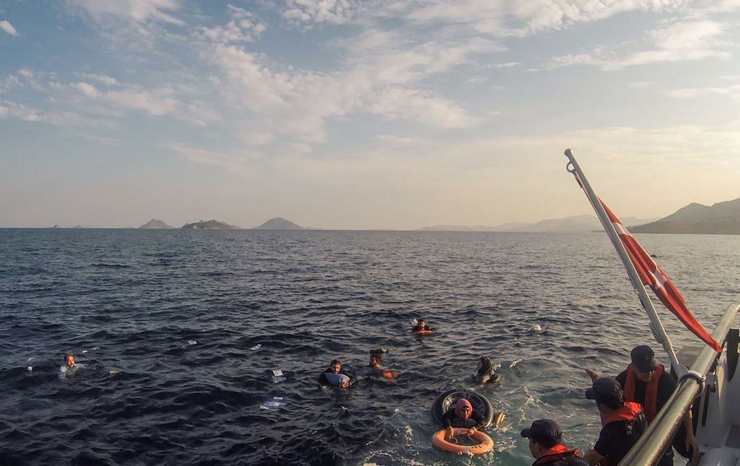 لە توركیا 963 كۆچبه‌ری نایاسایی لە دەریای ئیجە رزگاركران