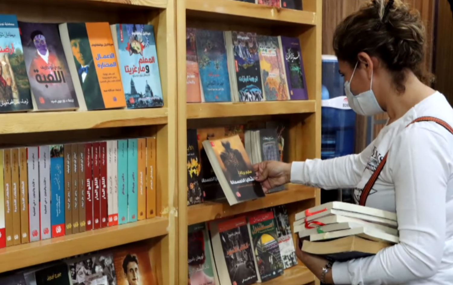 ROJAVA- Kamışlo’da kitap fuarı başladı