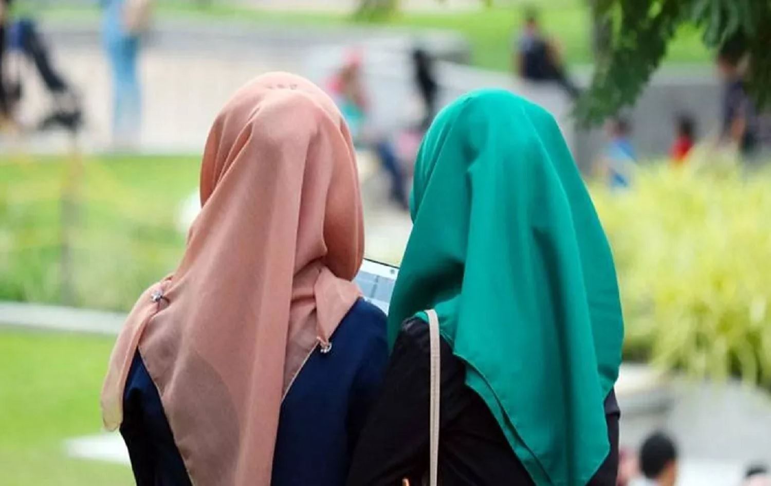 Bozdag: Maddeya hîcabê ya Destûrê tê guhertin