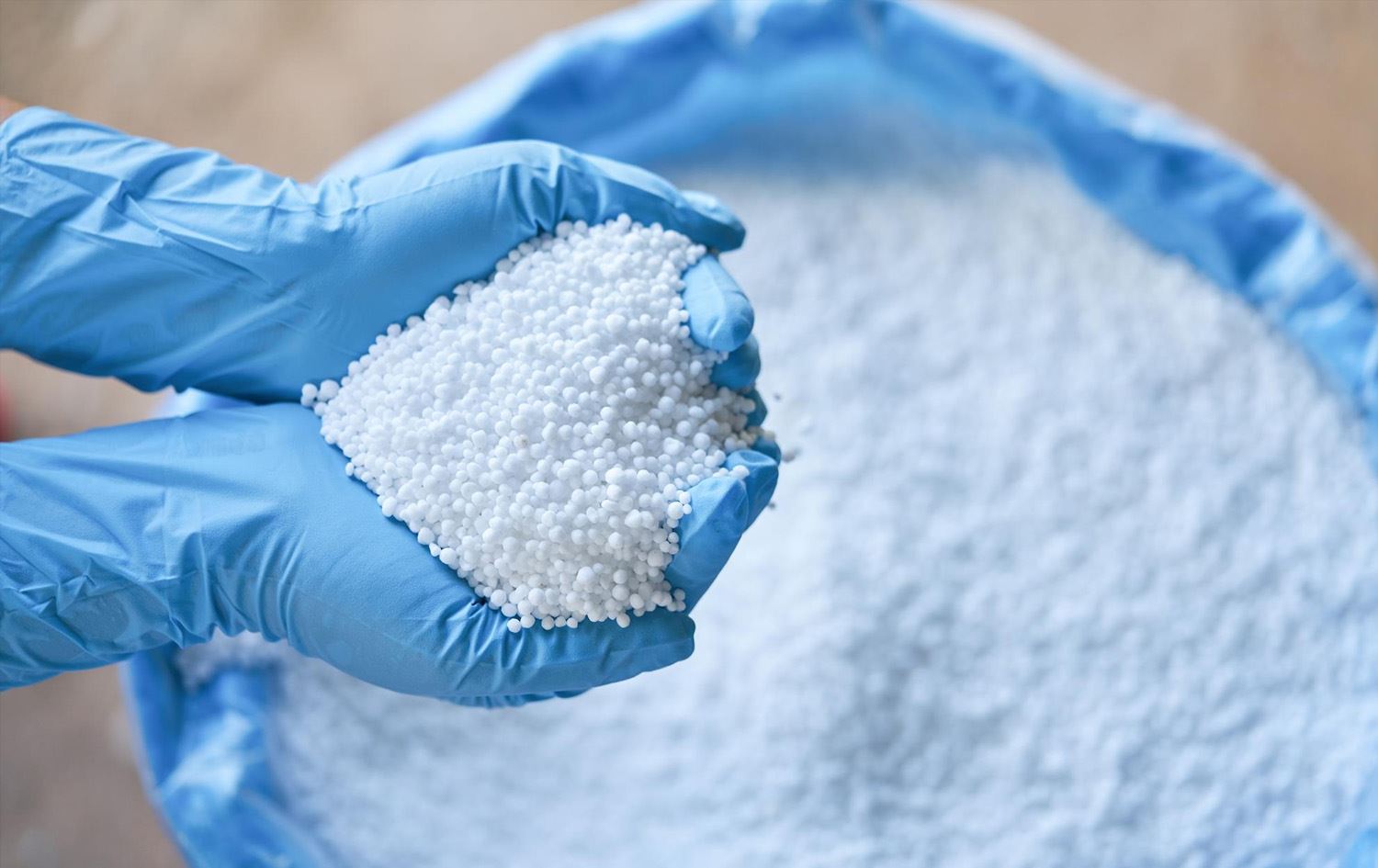 وەزارەتى کشتوکاڵى عێراق دابەشکردنى پەینى کیمیایی بە گومانى 'شێرپەنجە' رادەگرێت