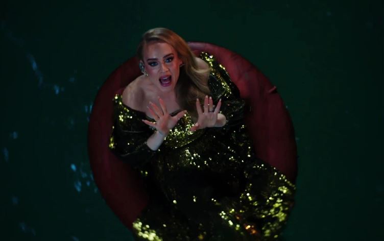 ئەدێل سێیەم ڤیدیۆکلیپی لە ئەلبوومی '30' بڵاودەکاتەوە