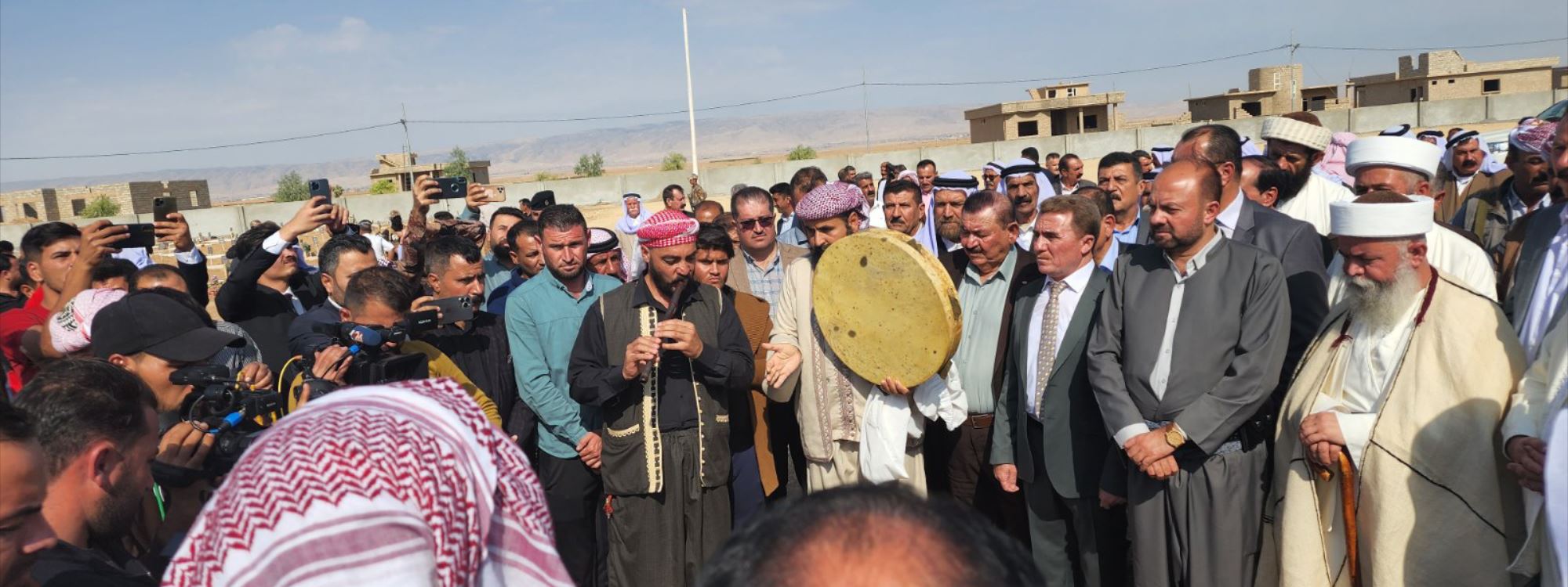 Mîrê Êzidiyan serdana Şingalê kir