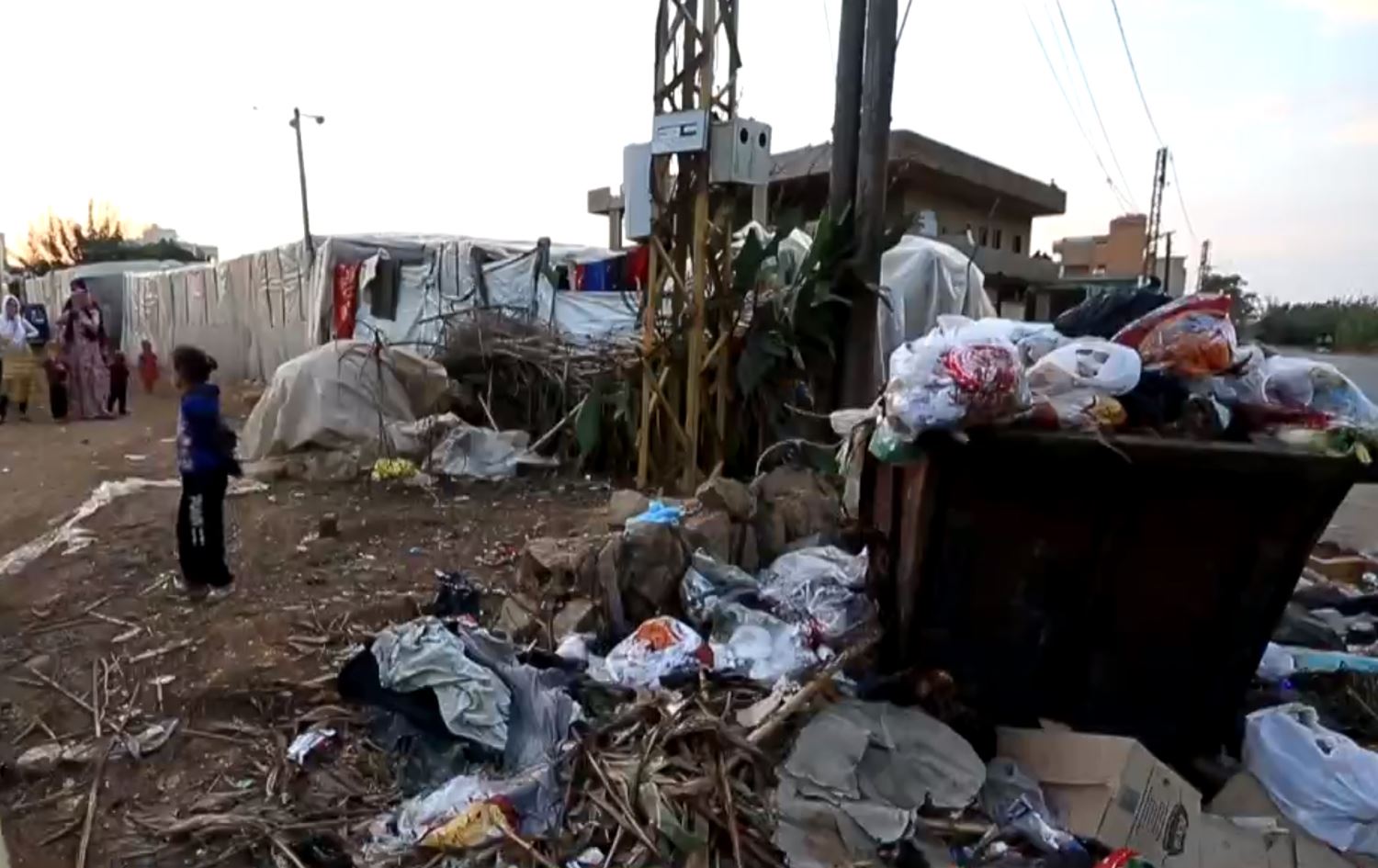 Di Kampa Bînîn a Lubnanê de ji ber pîsbûna avê nexweşî zêde bûne