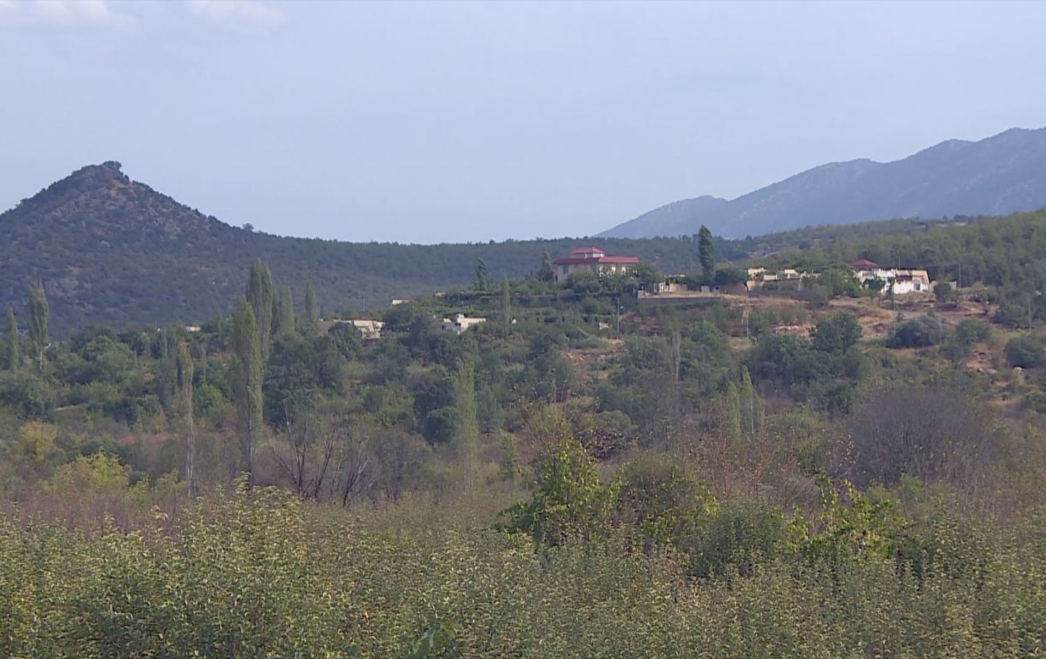 سەربازانی سوپای تورکیا لە چەند گوندێکی سنووری پارێزگای دهۆک دەبینرێن