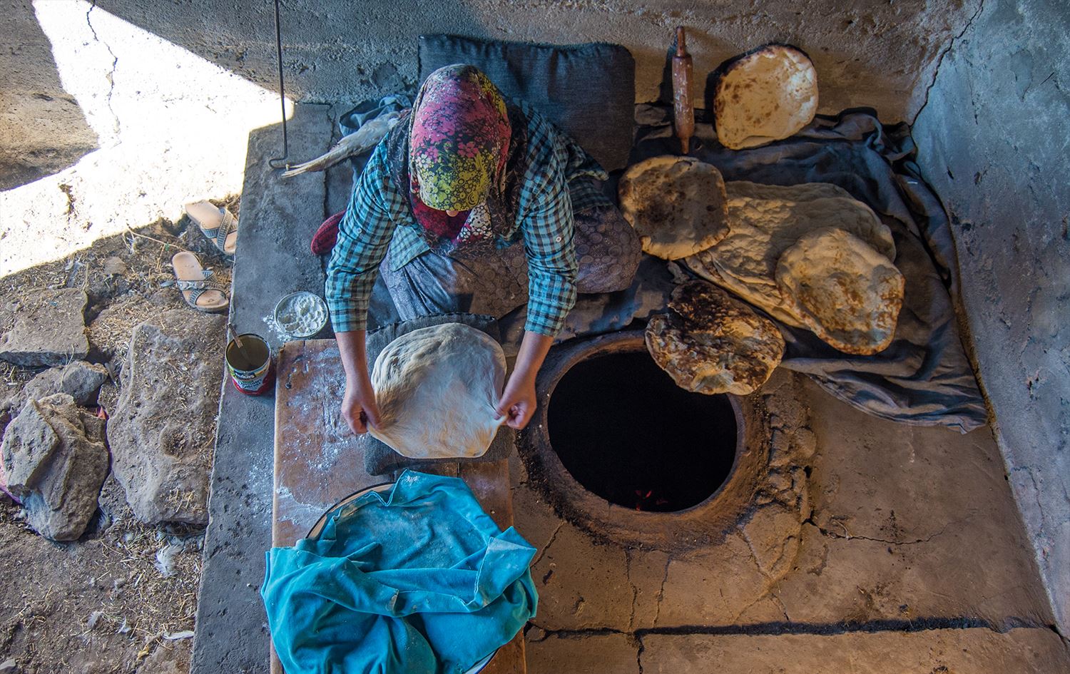Li Qers a Bakurê Kurdistanê çêkirina nanê tendûrê