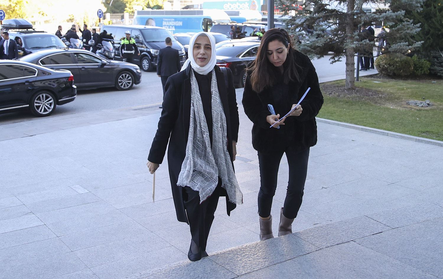 Mahir Ünal'ın yerine Özlem Zengin getirildi