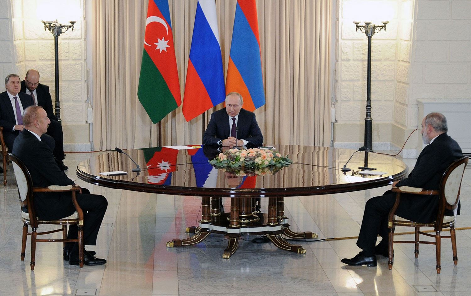 Azerbaycan ve Ermenistan güç kullanmaktan kaçınma konusunda anlaştı