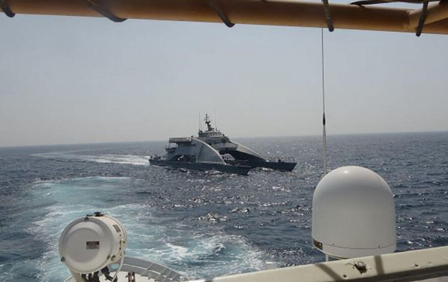 İran yabancı bir gemiye el koydu