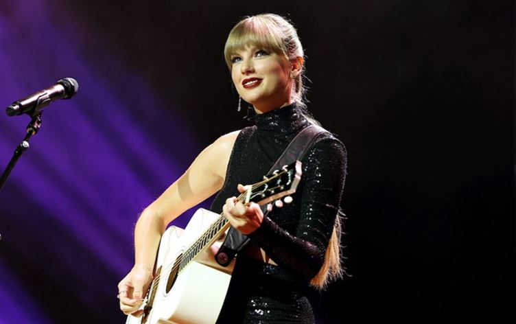 تایلەر سویفت ئامادەکاری بۆ گەشتێکی هونەری دەکات