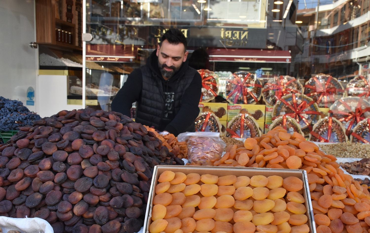 Meletiyê îsal bi bihayê 301 milyon û 119 hezar dolar qeysî hinarde kirine