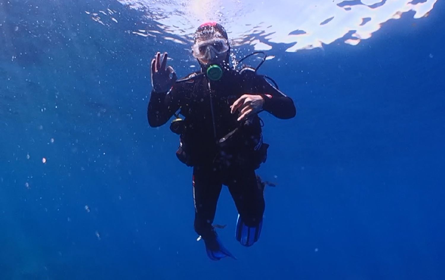 نێردراوی رووداو لە یۆنان دەچێتە ژێر دەریا بۆ ئاشکراکردنی چارەنووسی ئەو کۆچبەرانەی بەلەمەکەیان نقوومبوو