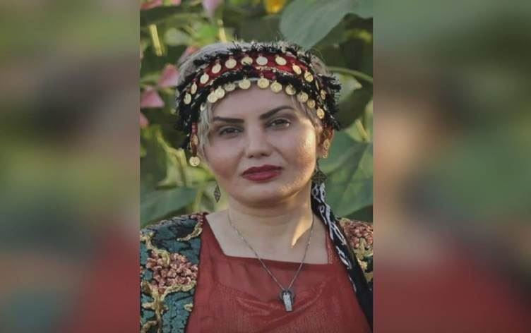 Cenazeyê Nesrîn Qadirî ya li Tehranê hatibû kuştin li Merîwanê hat veşartin