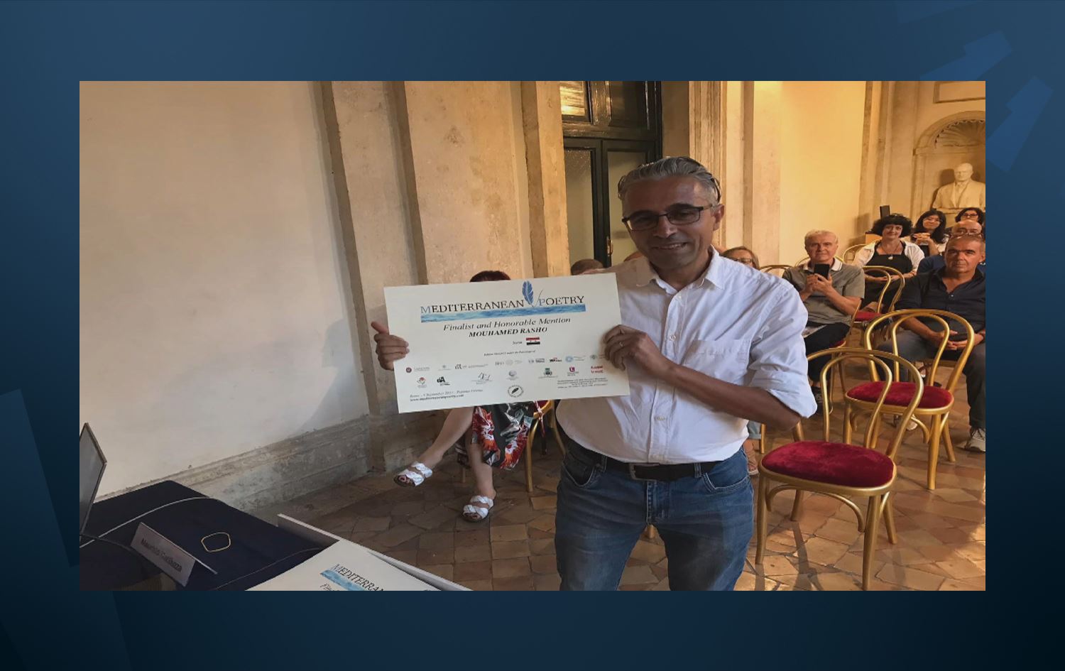 Helbestvanê Kurd ê Rojavayê Kurdistanê li Îtalyayê xelata helbestê wergirt