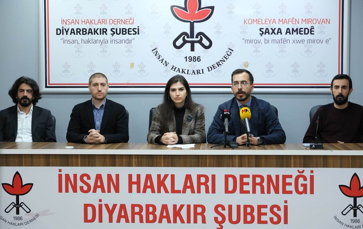 ÎHD: Divê binpêkirinên li girtîgehan bên rawestandin