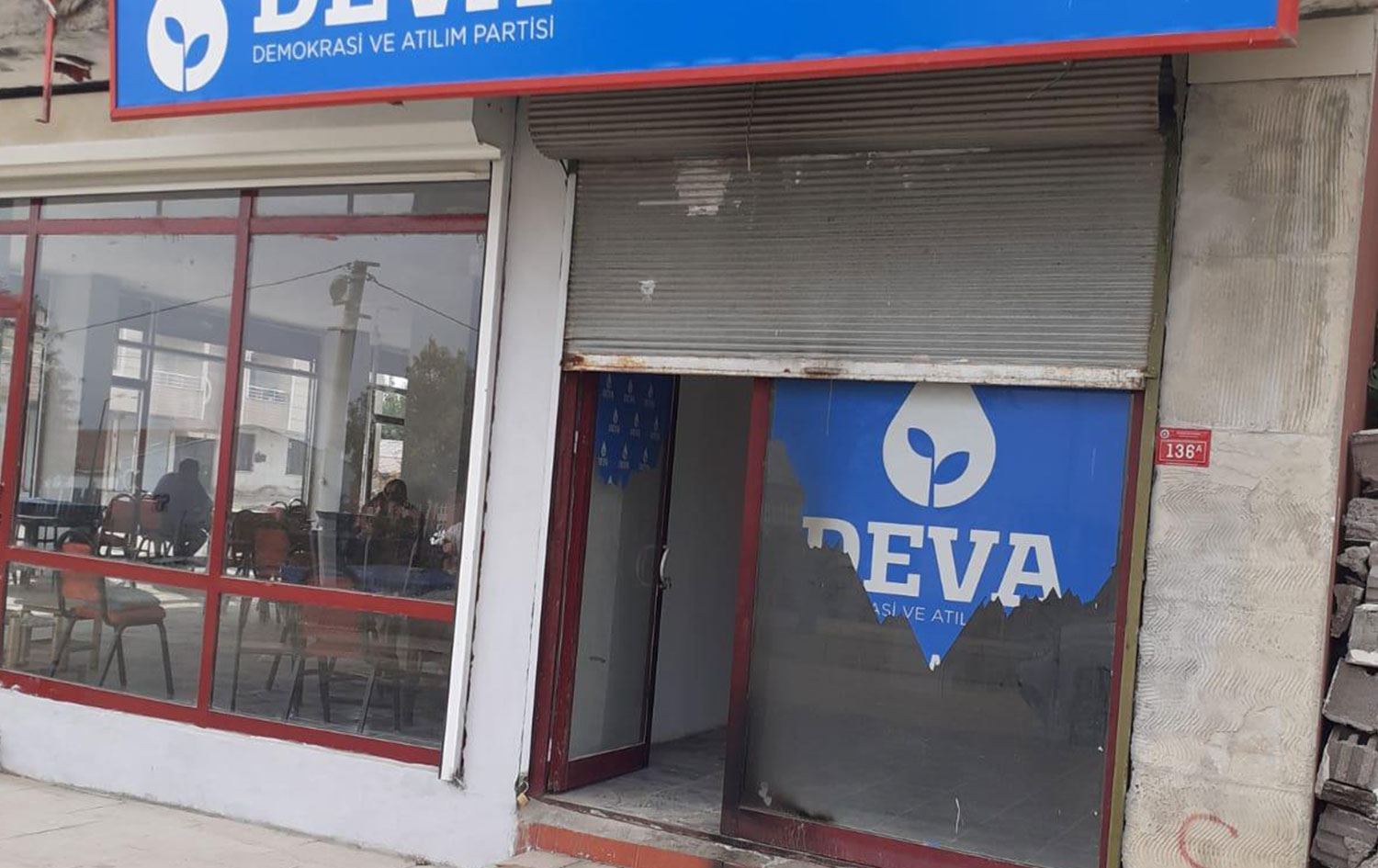 AMED - Li dijî ofîsa DEVAyê êrîş pêk hat