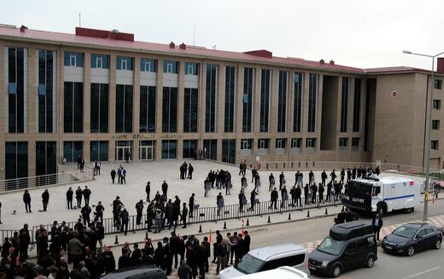 Li Wanê di doza KCDê de 108 sal û 4 meh cezayê girtîgehê hat dayîn