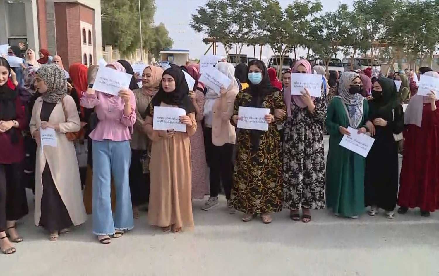 خوێندکارانی زانکۆی گەرمیان، هەڵەبجە و چەرمۆ بۆ داواکردنی دەرماڵەکانیان گردبوونەوە