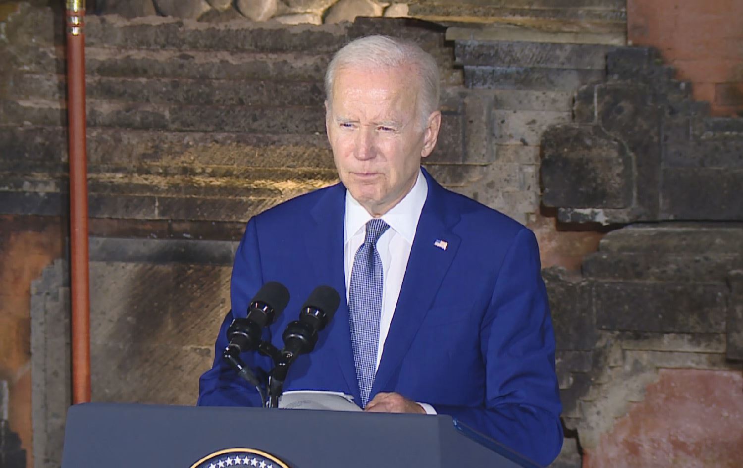 بایدن و شی جین پینگ هێڵە سوورەکانیان بۆ یەکدی دیاری دەکەن