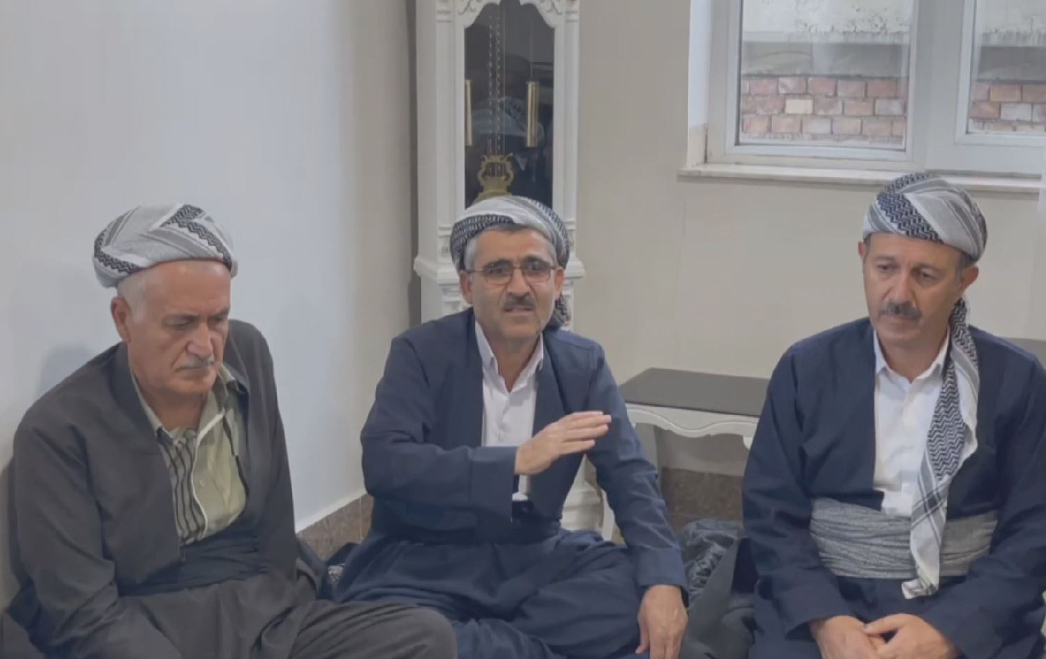 ژمارەیەک مامۆستای ئایینیی سەردەشت پشتگیری لە ناڕەزاییەکان دەکەن