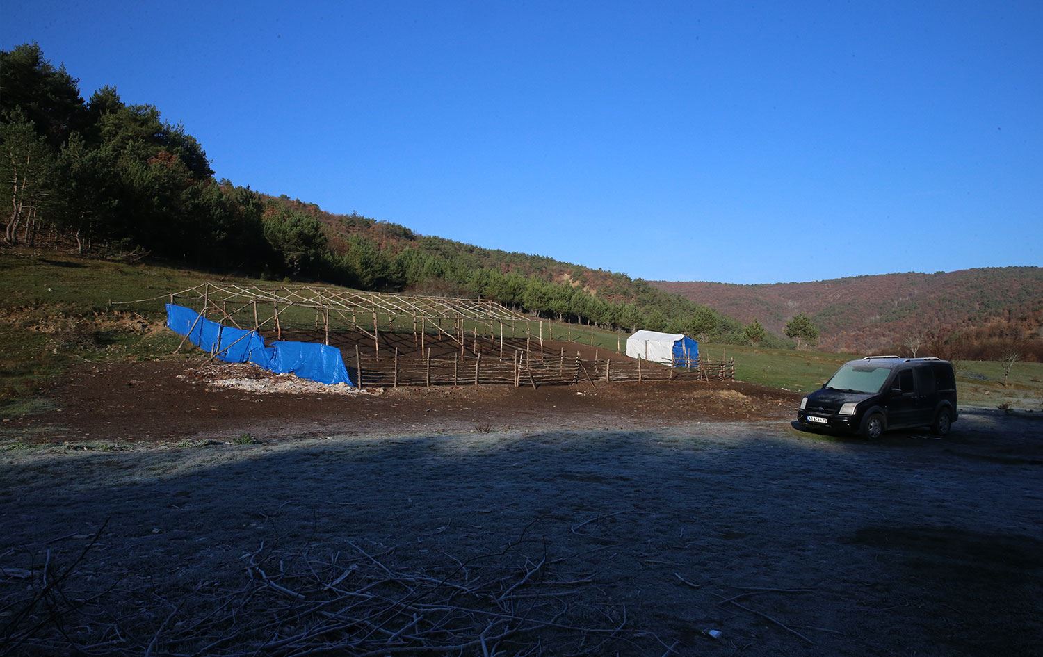 Köy muhtarı dahil 3 kişi vurulmuş halde ölü bulundu