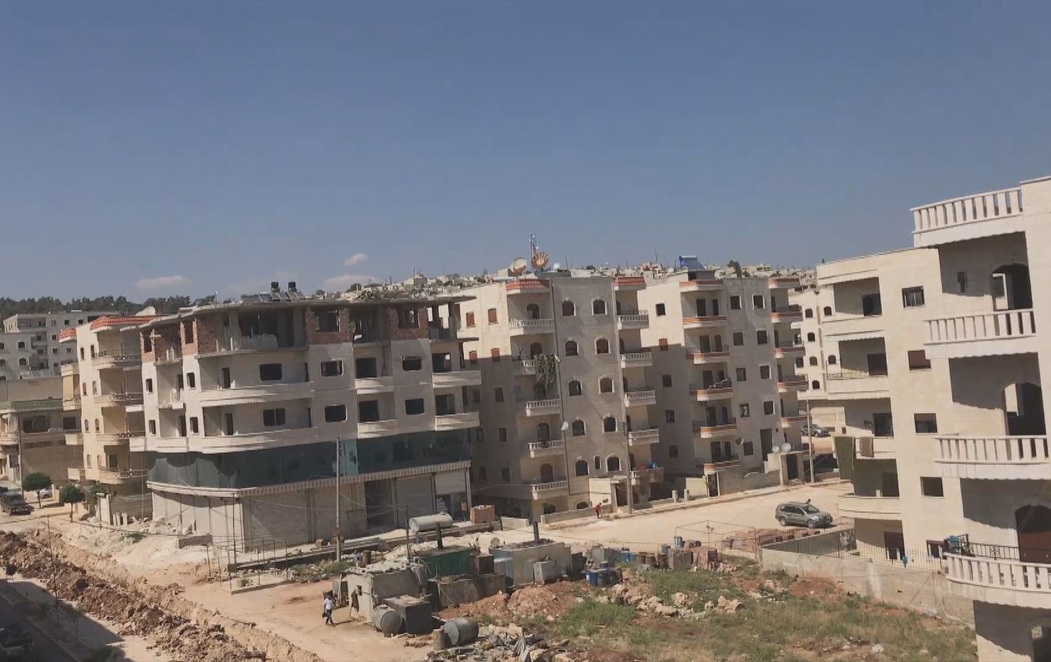 Rêxistineke Kanadayî plan dike ku komelgeheke niştecîbûnê li Efrînê ava bike