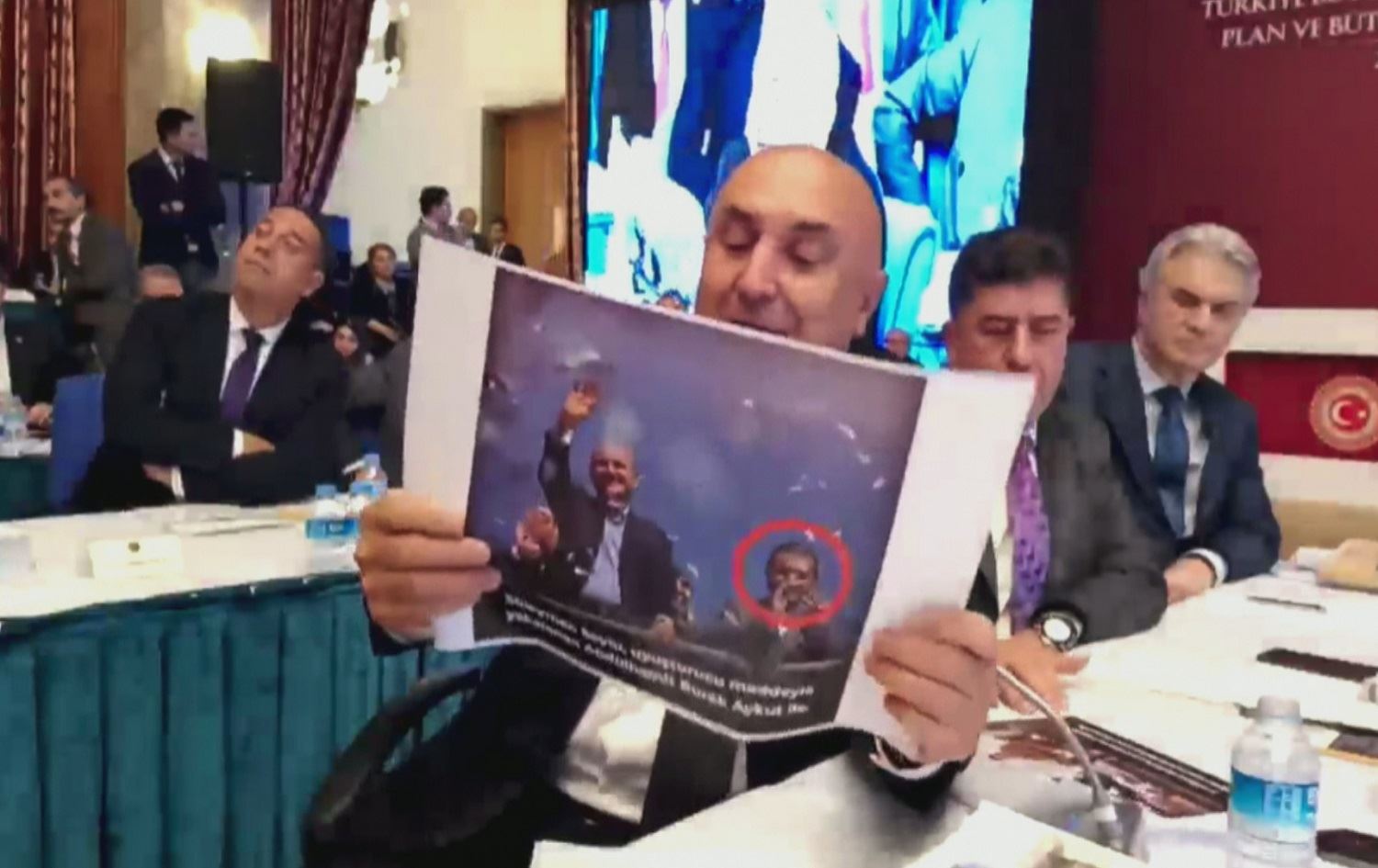 Di civînên budceya Tirkiyê de li ser maddeyên hişber alozî derketin