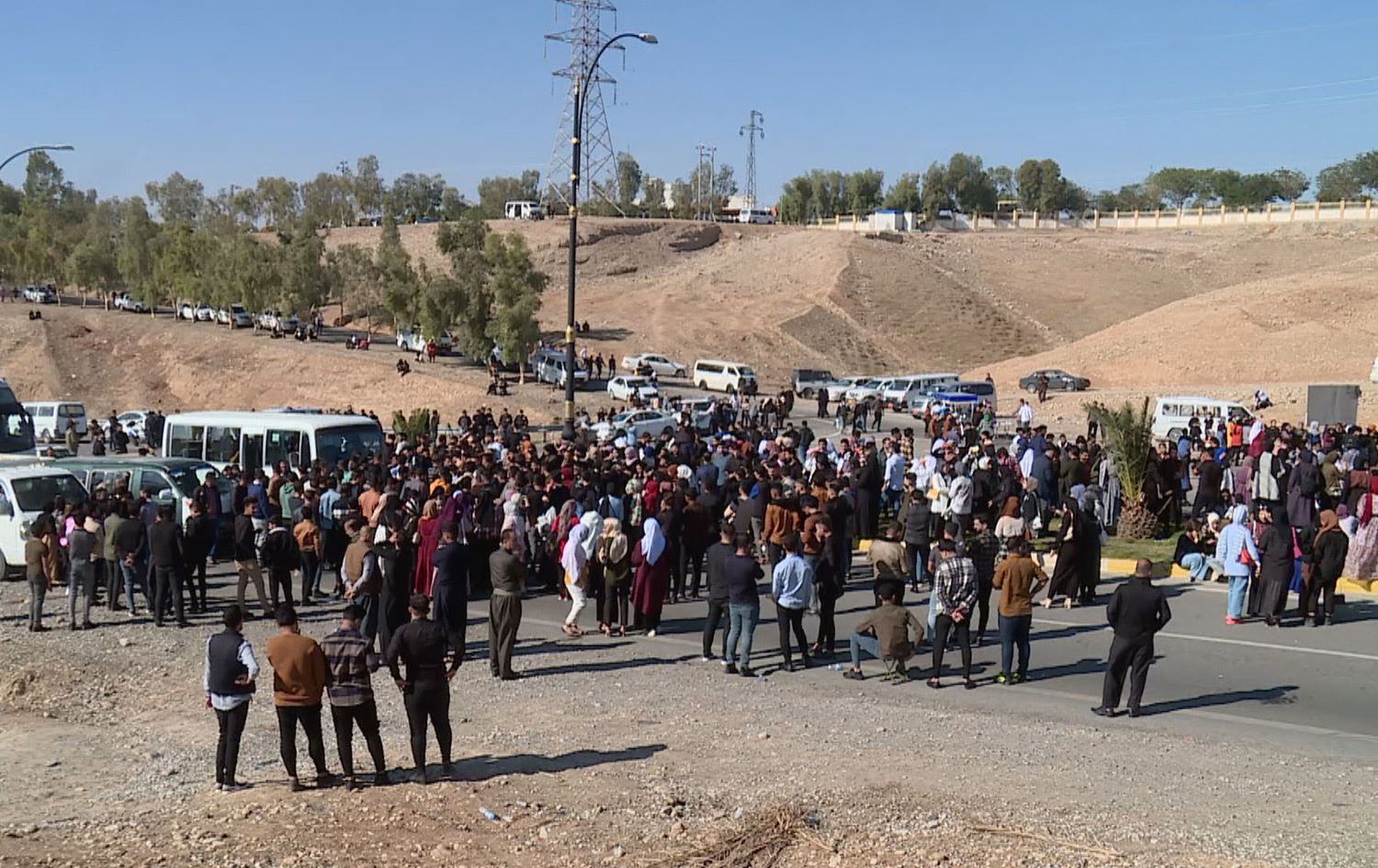 خوێندکارێکی زانکۆی گەرمیان: پێمان خۆش نییە رێگە دەگرین، بەڵام ناچارین