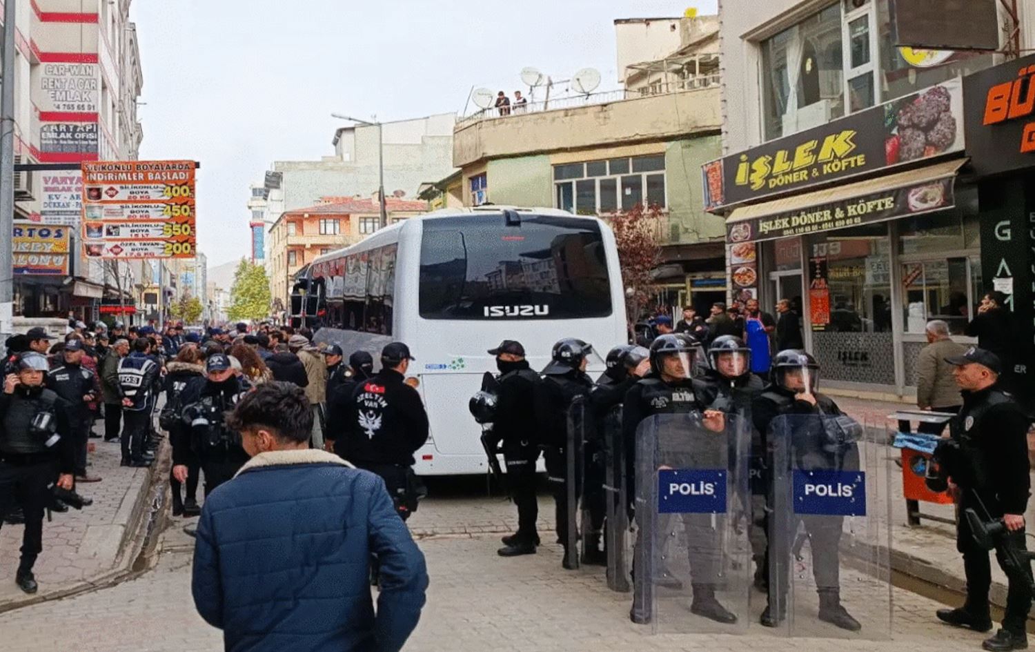 Li Wanê polîsan rê neda protestoya HDPê