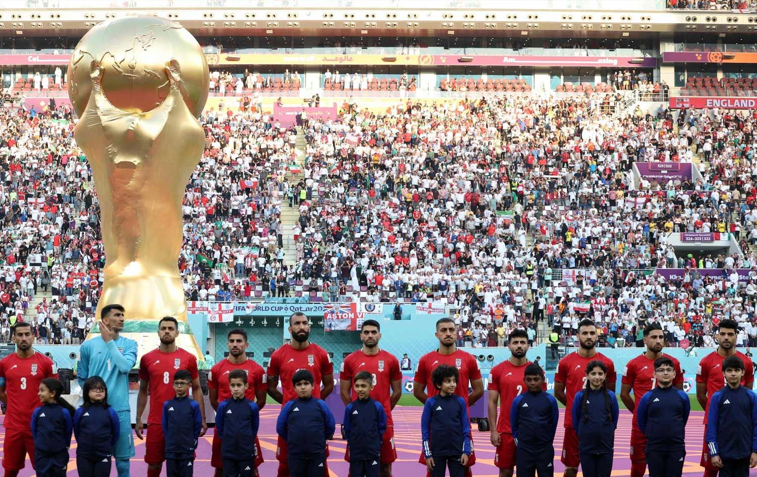 یاریزانانی هەڵبژاردەی ئێران سروودی نیشتمانیی وڵاتەکەیان نەگوتەوە