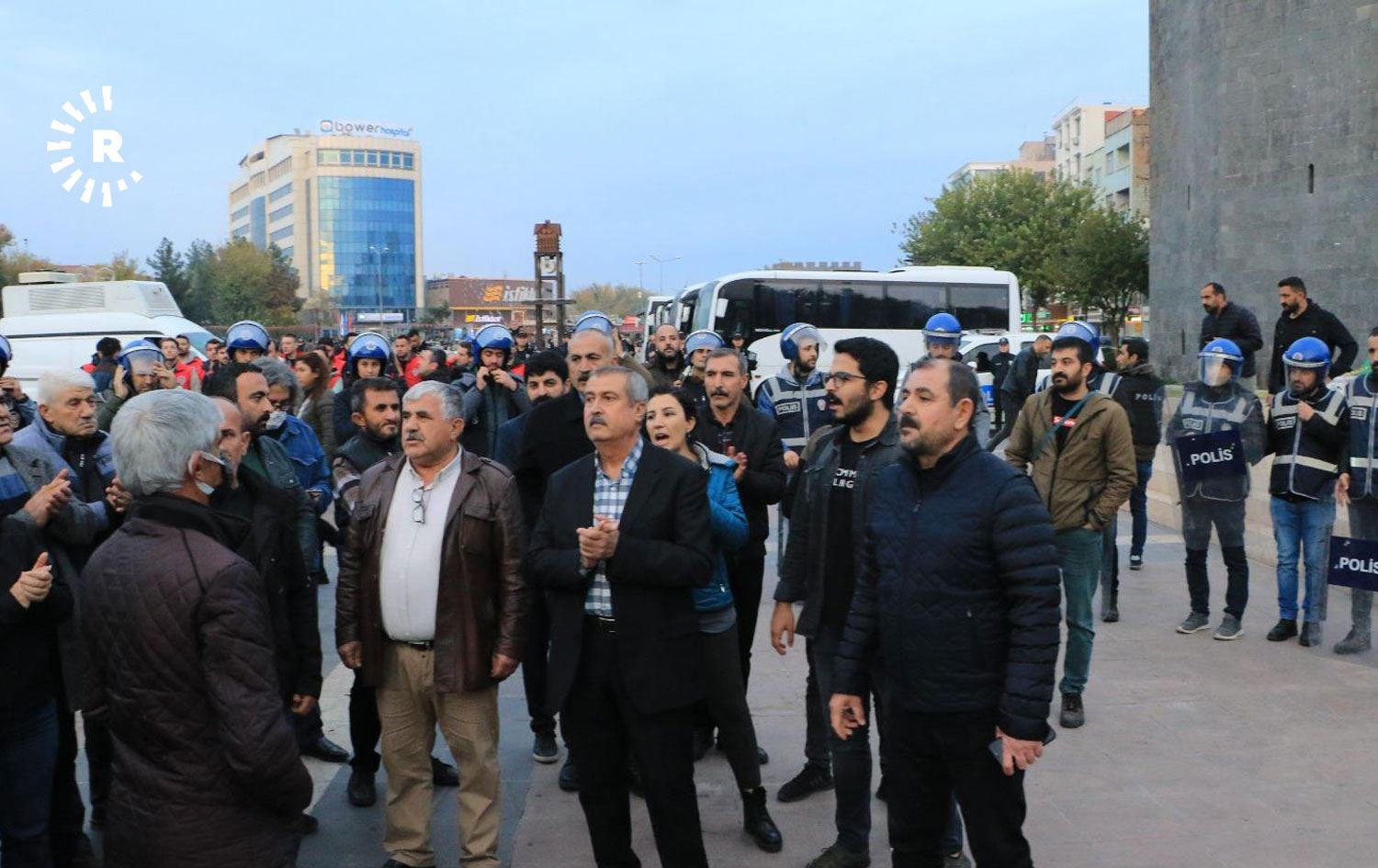 Diyarbakır’da HDP İl Başkanı dahil onlarca kişi gözaltına alındı!