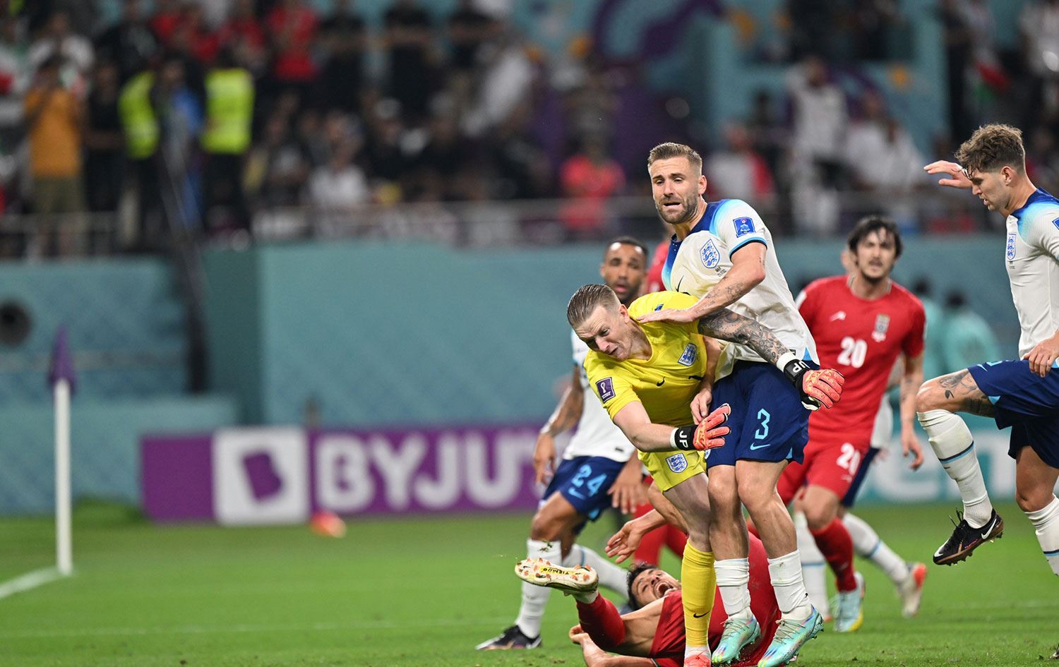 Golparêzê Kurd ji lîstikê derket Îranê 6 gol xwarin