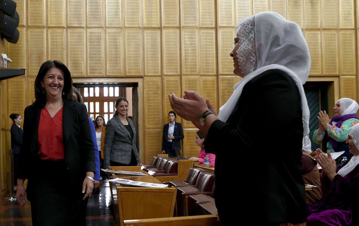 Pervin Buldan: Demokratik yönetim modeli Türkiye için tehdit değildir
