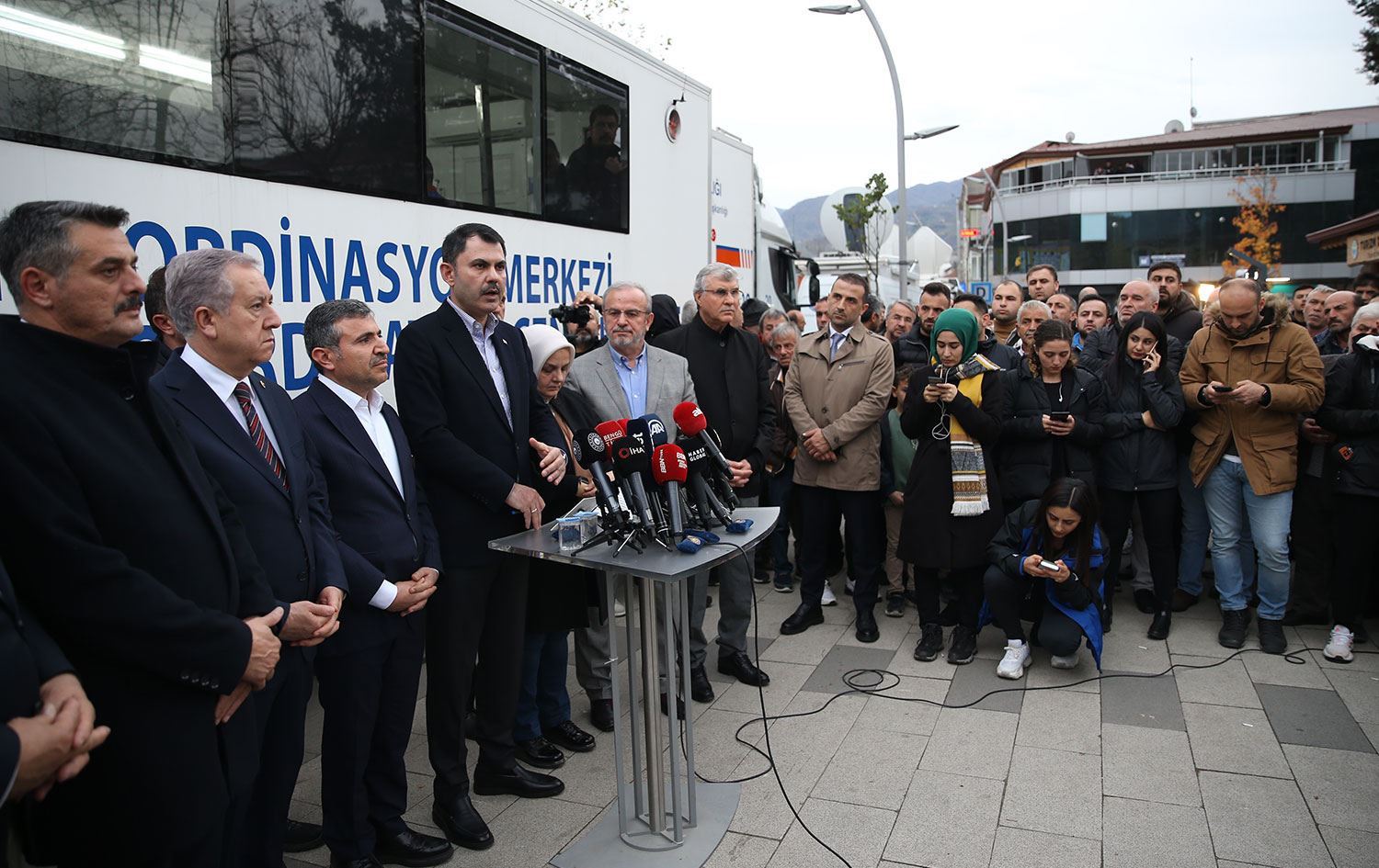 Bakan Kurum hasar gören bina sayısını açıkladı