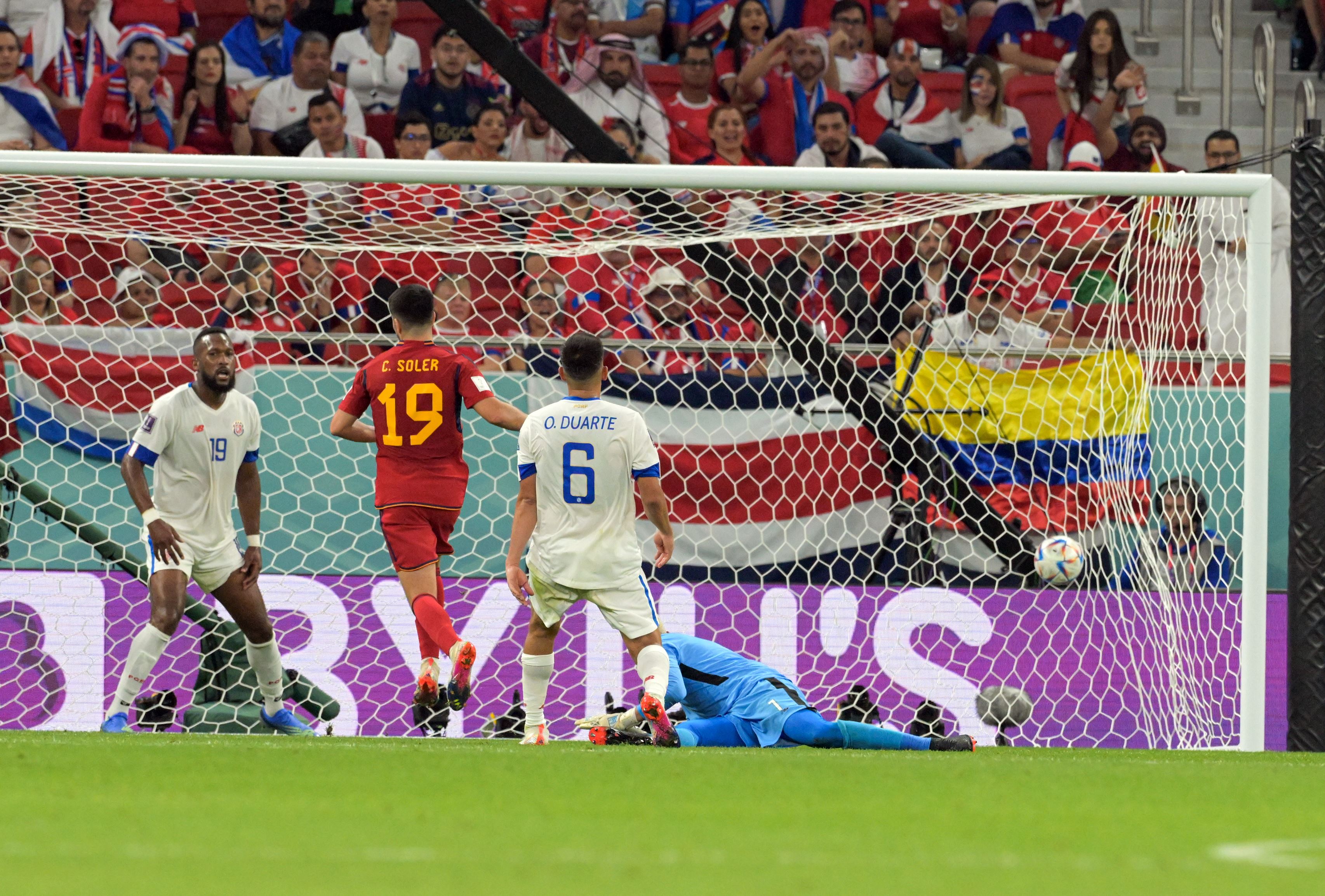 İspanya gol olup Kosta Rika'nın üzerine yağdı: 7-0!