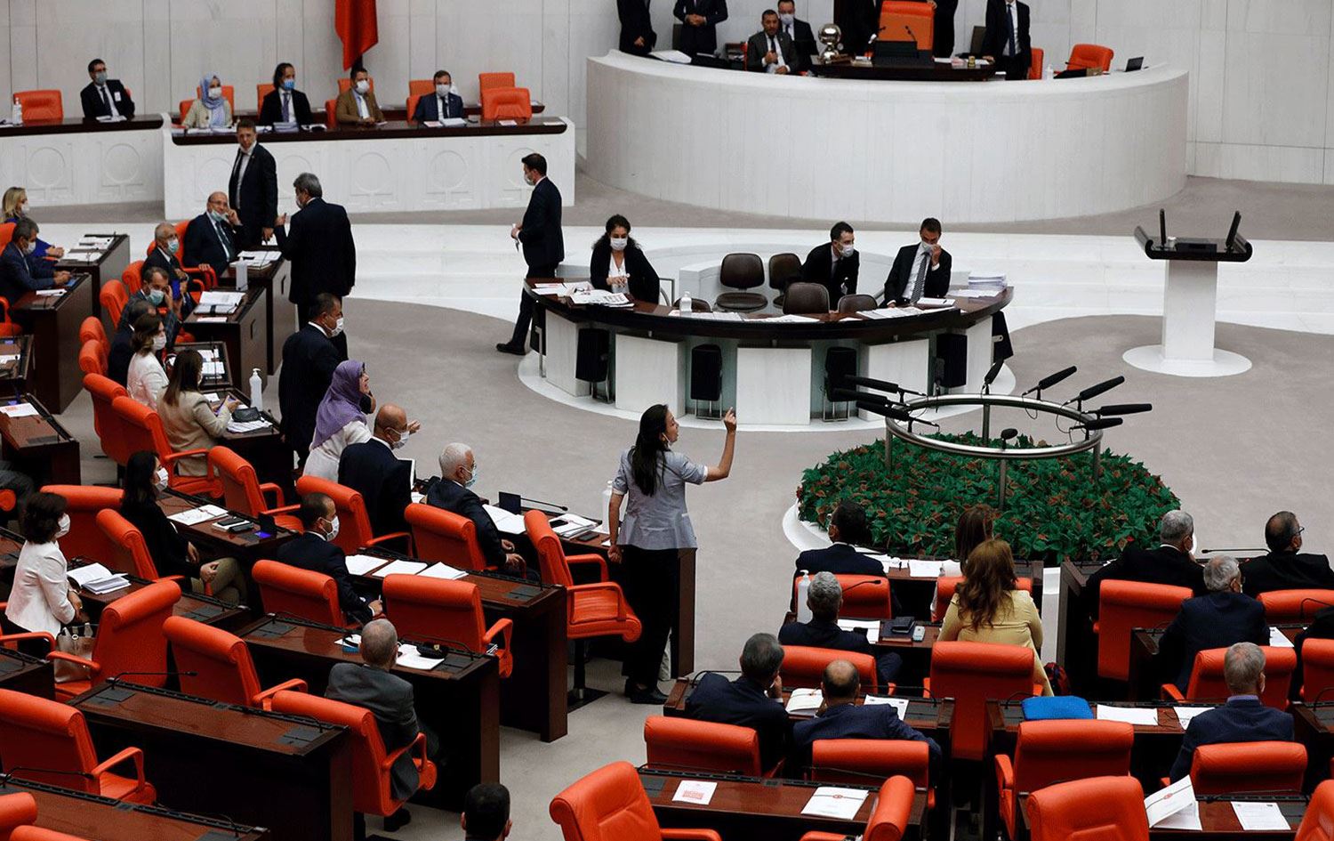 HDP’nin Taksim saldırısının araştırılması için verdiği önerge reddedildi