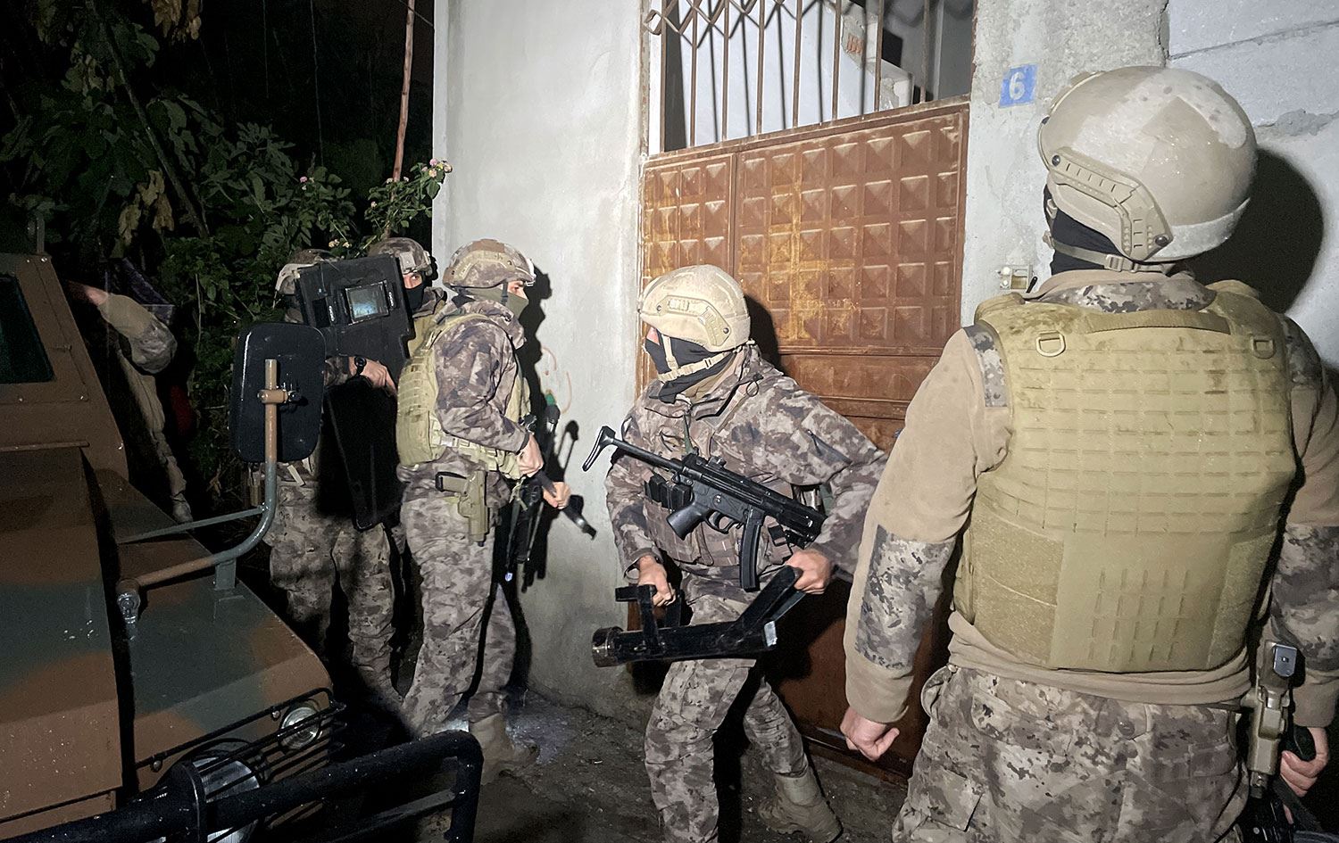 Mersin’de gözaltı operasyonu