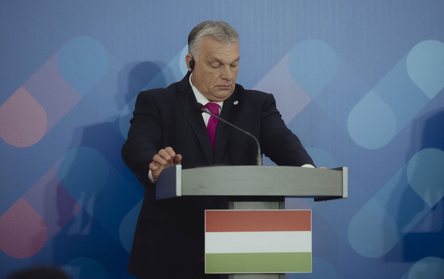 Macaristan, İsveç ve Finlandiya'nın NATO'ya üyelik onayını erteledi