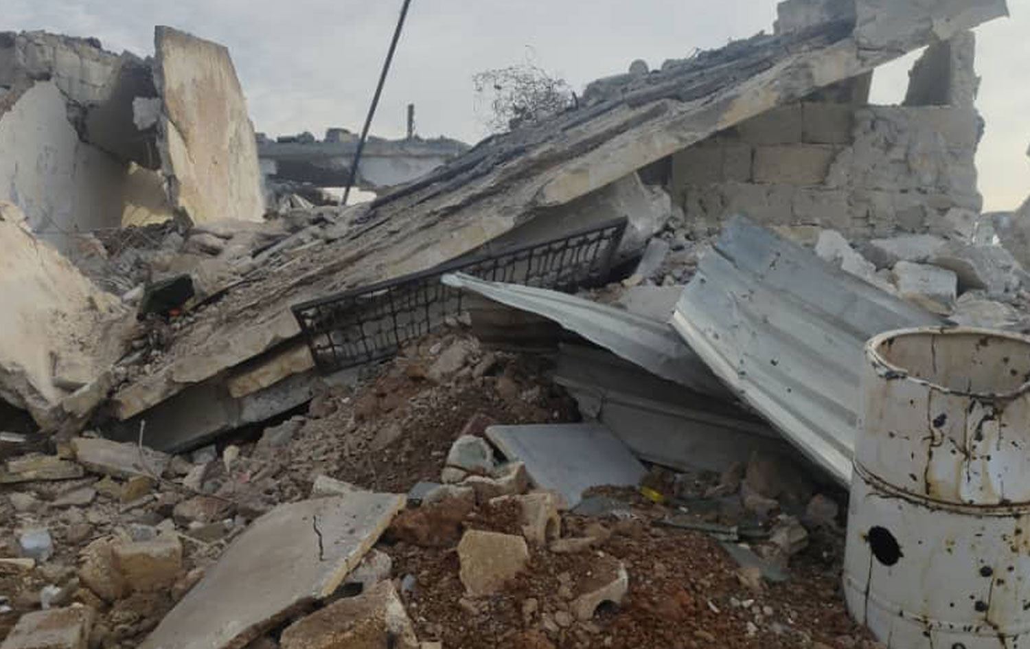 Savaş uçakları Rojava'yı bombalıyor