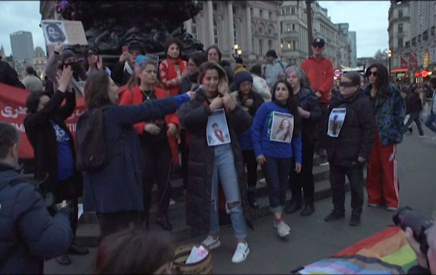 خۆپێشاندان لە لەندەن بۆ دەربڕینی هاوسۆزی بۆ خۆپێشاندەرانی رۆژهەڵاتی کوردستان و ئێران بەڕێوەچوو