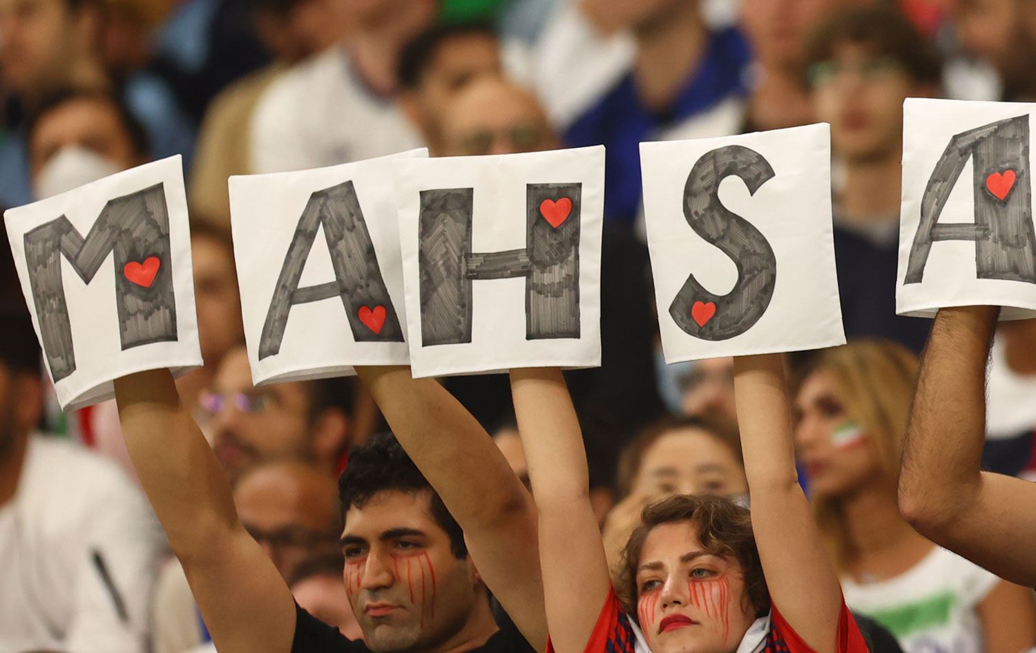 ABD futbol takımının İran'ı mağlup etmesi Rojhılat ve İran'da coşkuyla kutlandı