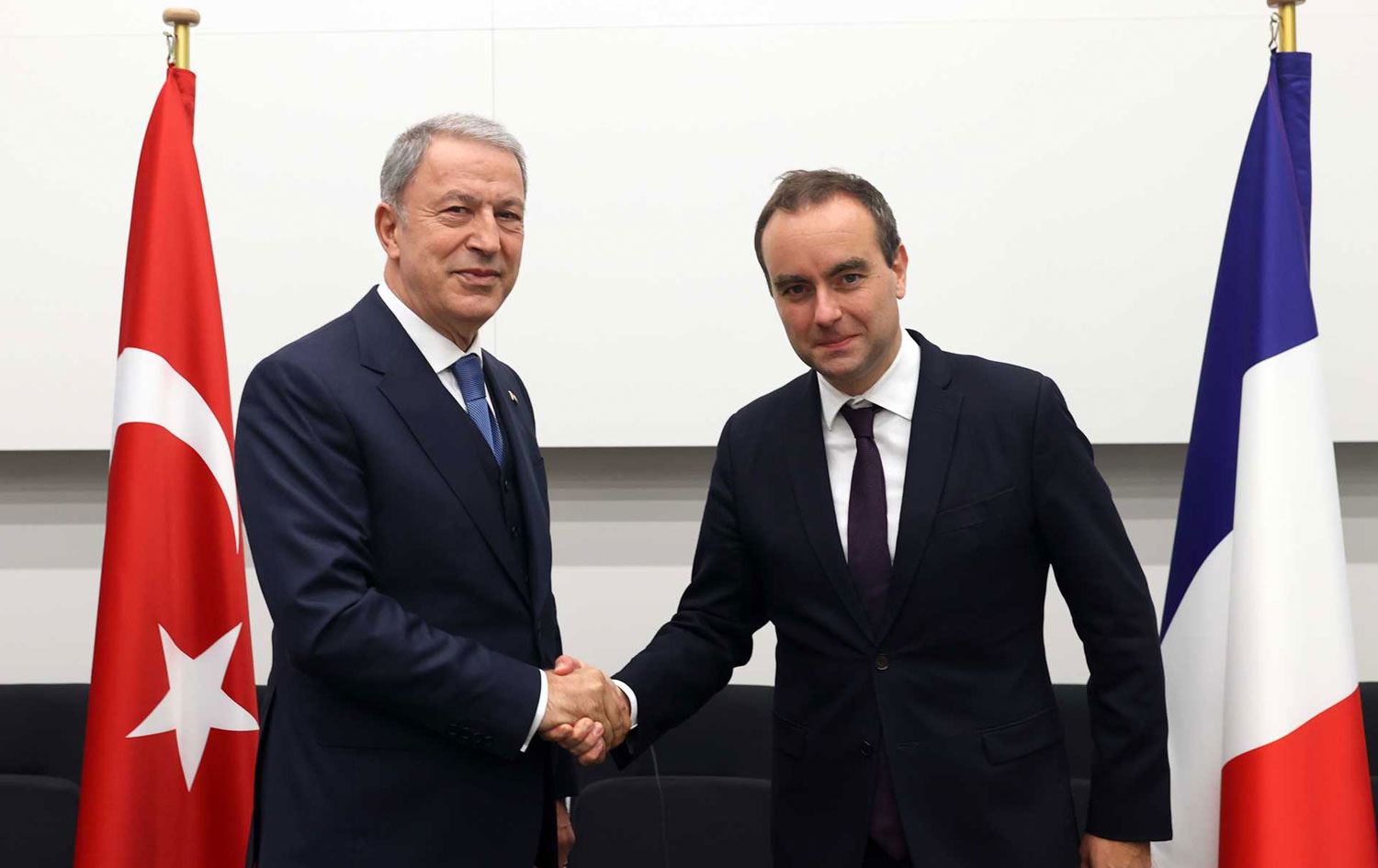 Fransa Savunma Bakanı Lecornu ile Akar ‘Rojava’ya olası operasyonu görüştü