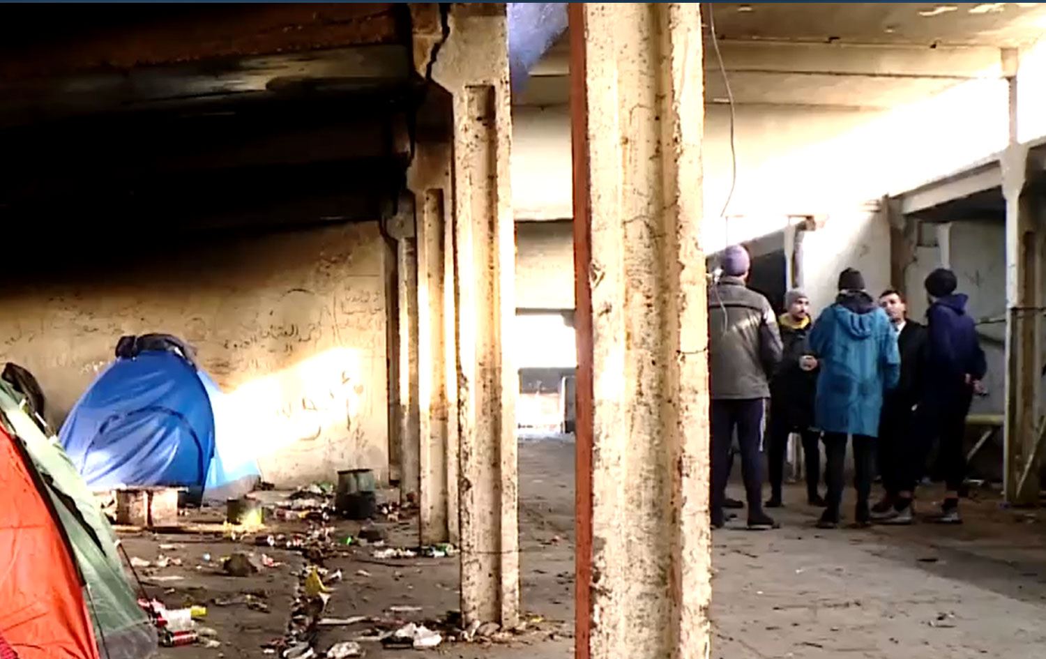 Sırbistan'da dram: Arap, Kürt ve Türk göçmenler harabelerde yaşıyor